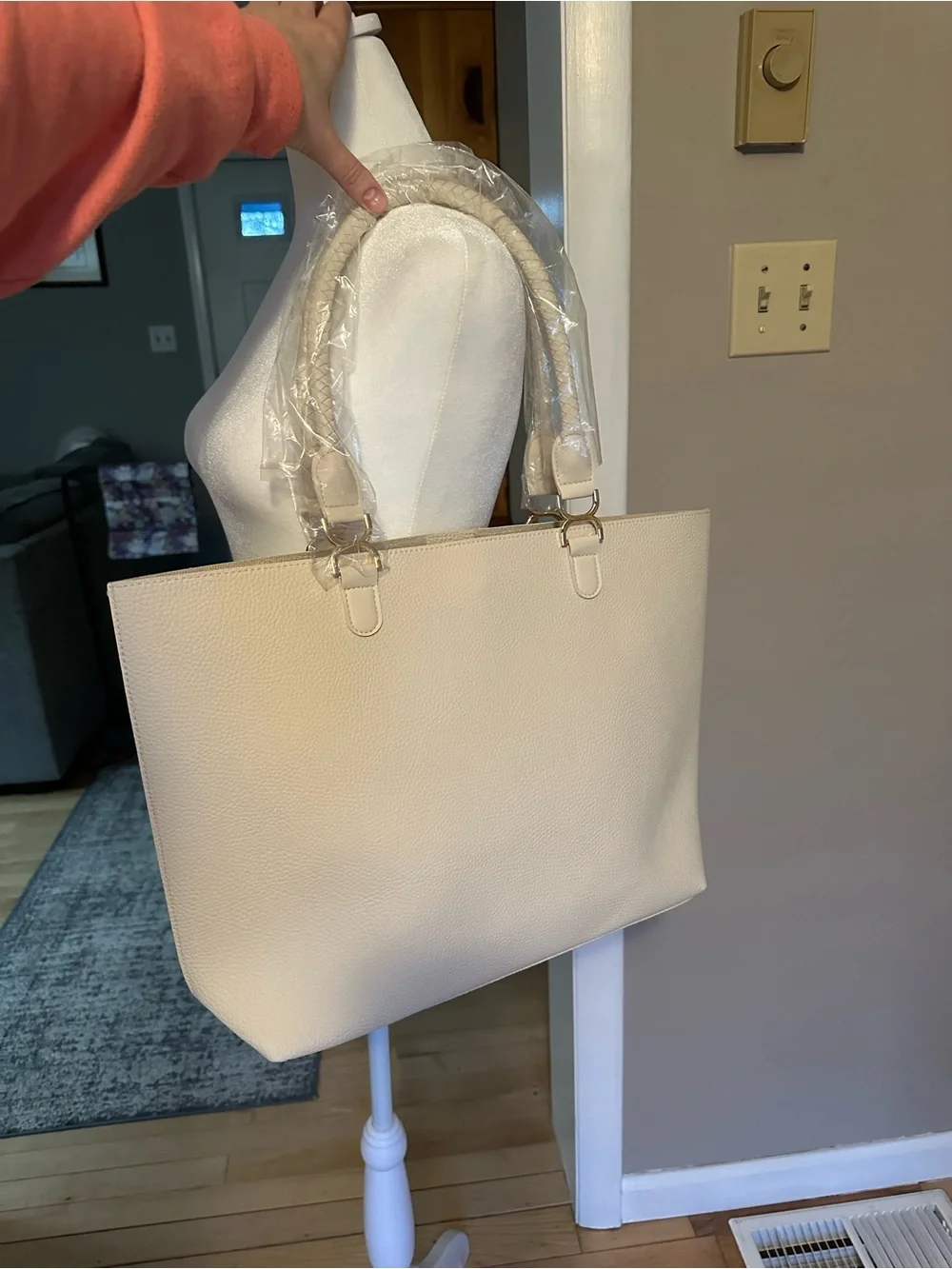 Classic Cream Tote Bag - Picture 10 of 11
